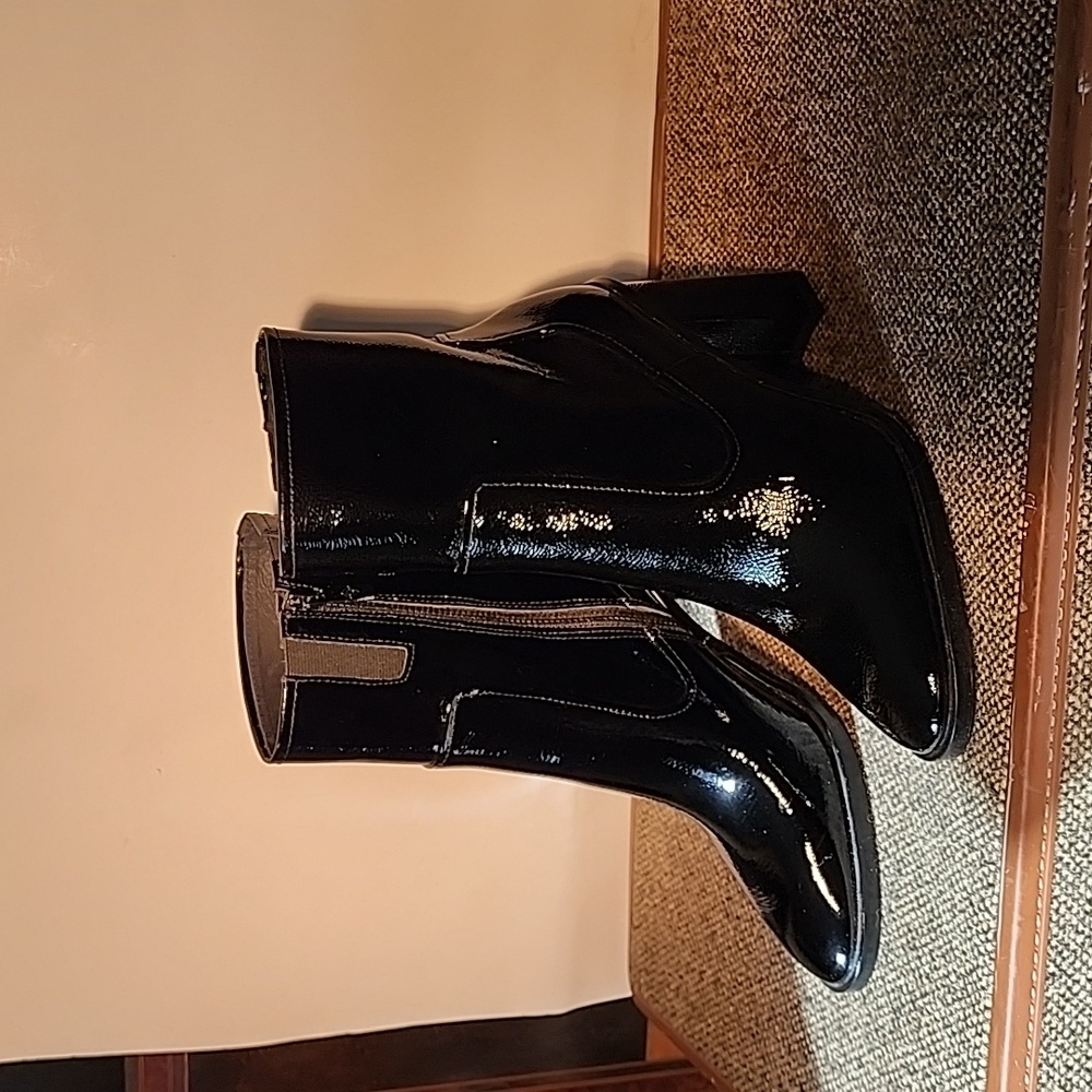Donald Pliner patient leather boot